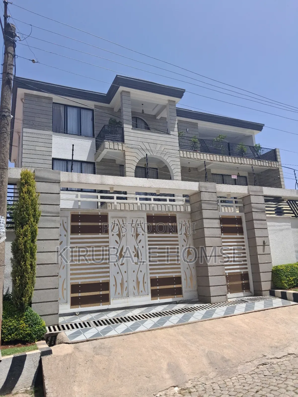 8bdrm Villa in Hyat Zone Vip, Bole for sale
