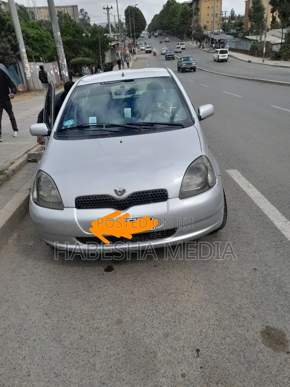 Toyota Vitz 2001 Silver