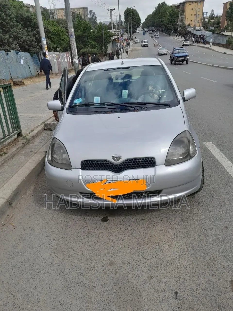Toyota Vitz 2001 Silver