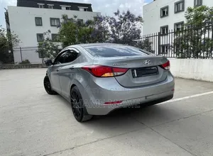 Hyundai Elantra 2015 Silver