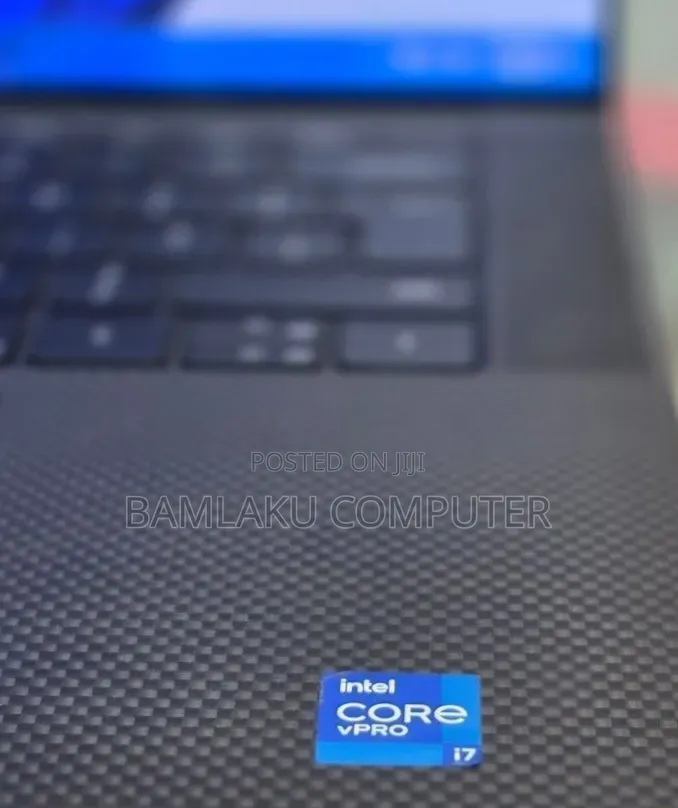 New Laptop Dell Precision 5560 16GB Intel Core i7 SSD 512GB