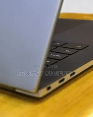 New Laptop Dell Precision 5560 16GB Intel Core i7 SSD 512GB