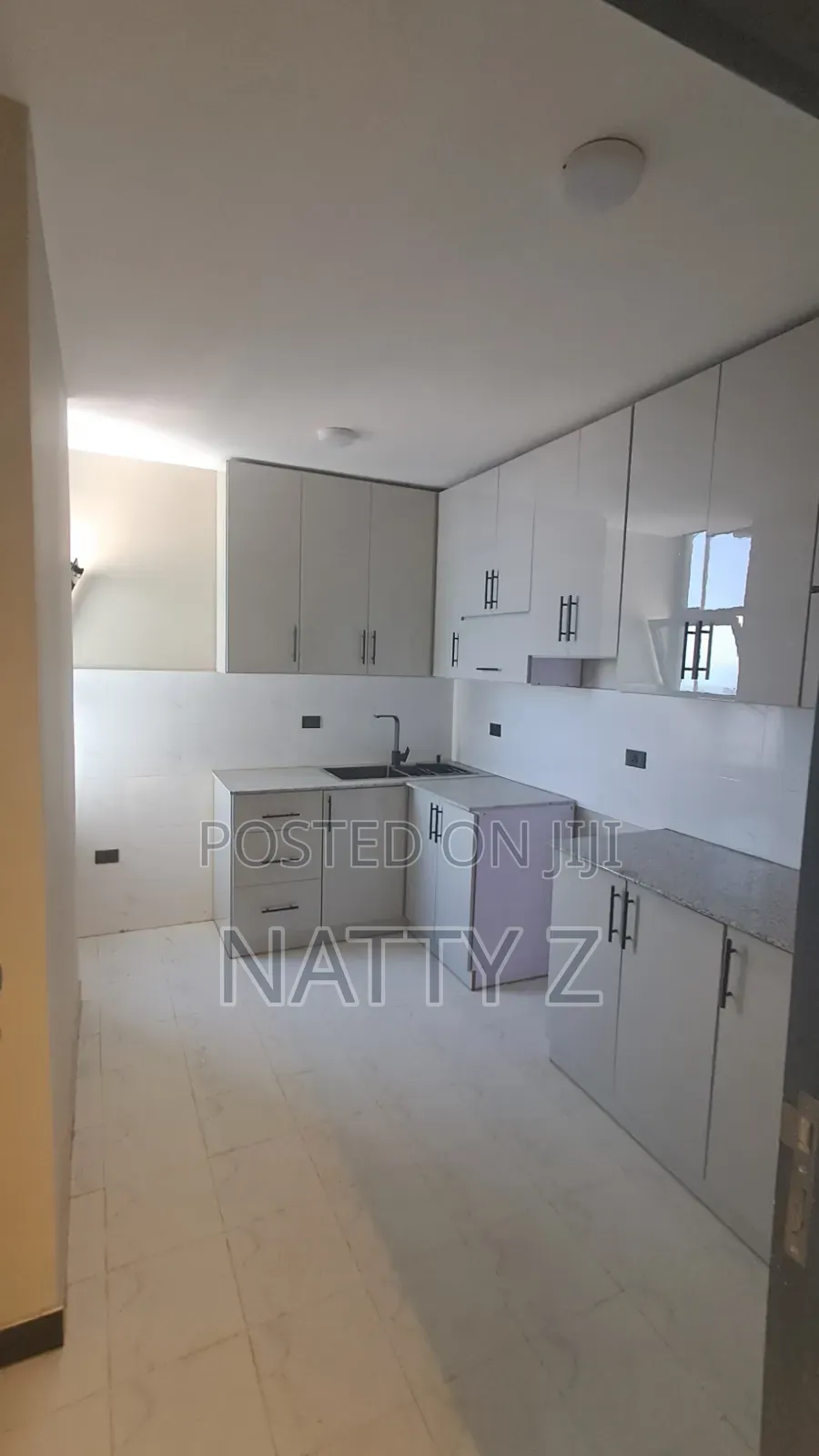 3bdrm Apartment in Summit, Yeka for rent