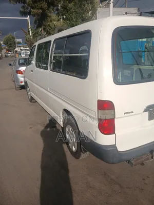Toyota HiAce 2011 White
