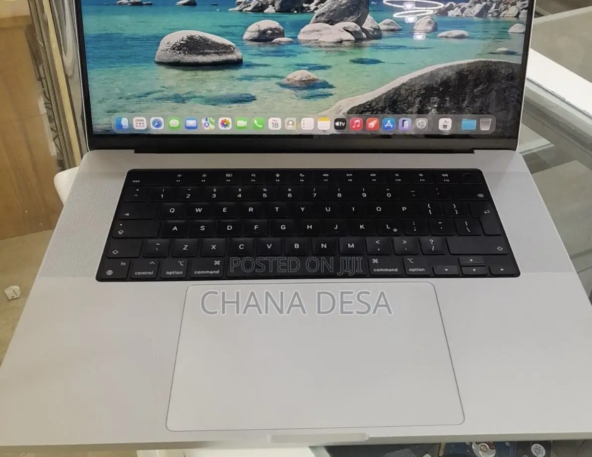 New Laptop Apple MacBook Pro M1 32GB Apple M1 Pro SSD 512GB