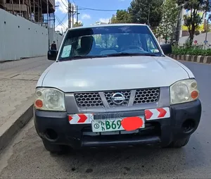 Nissan DoubleCab 2012 White