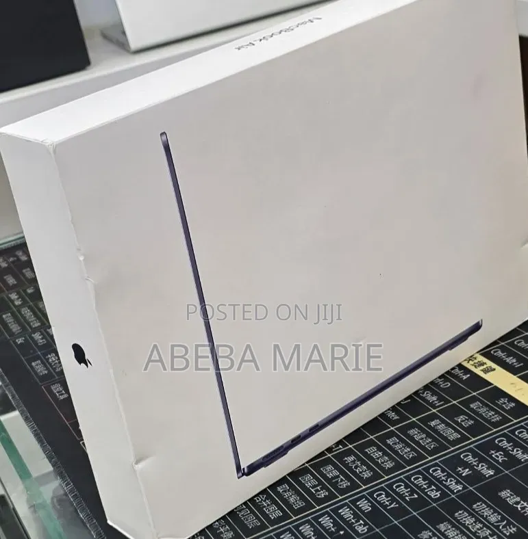 New Laptop Apple MacBook Air 2026 M5 13-inch 16GB Apple M5 SSD 512GB