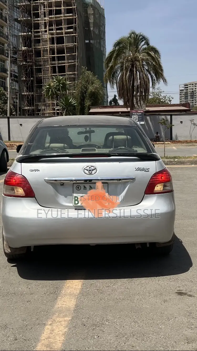 Toyota Yaris 2007 Gray