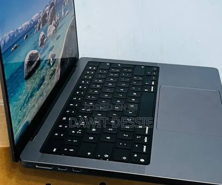 New Laptop Apple MacBook Pro 2021 M1 16GB Apple M1 Pro SSD 512GB