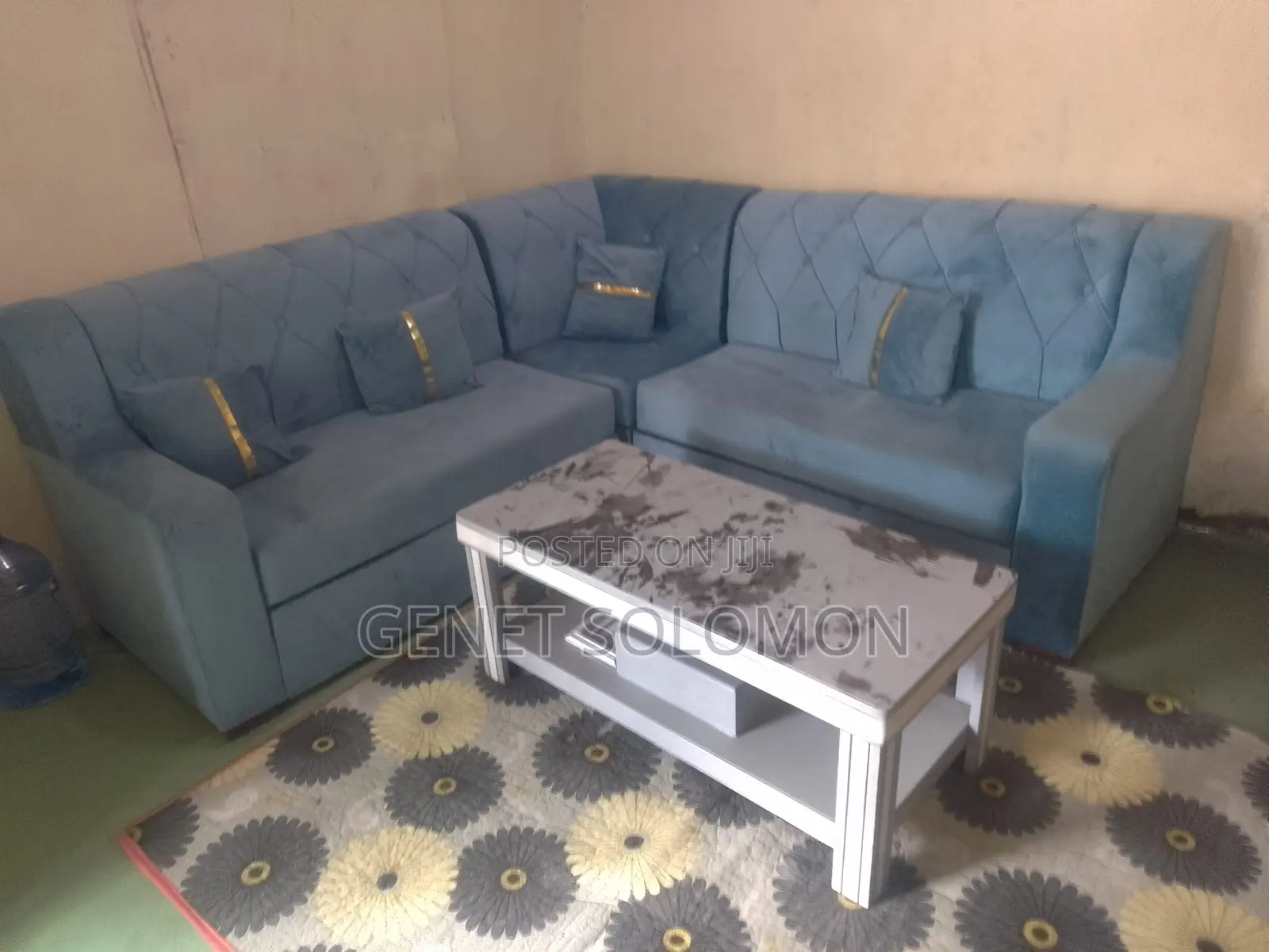 Sofa Used and Wer Bcha