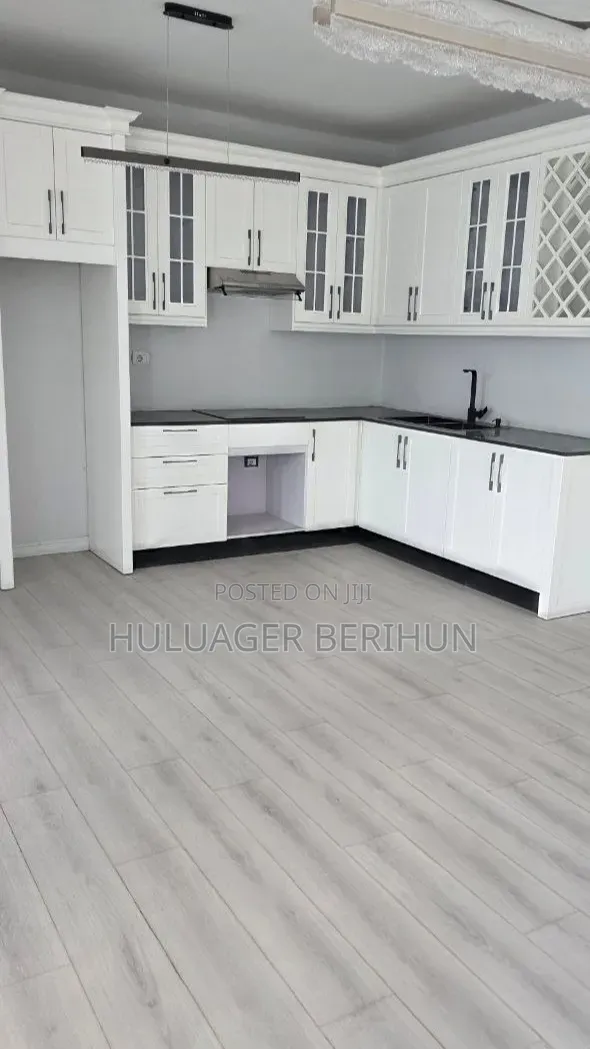 6bdrm Villa in Bole for sale