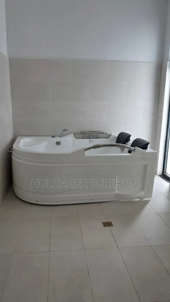 6bdrm Villa in Bole for sale