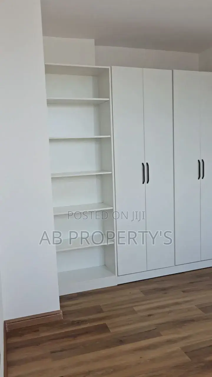 Furnished 3bdrm Apartment in Global Hotel, Kirkos for sale