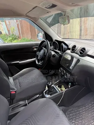 Suzuki Swift 2023 White
