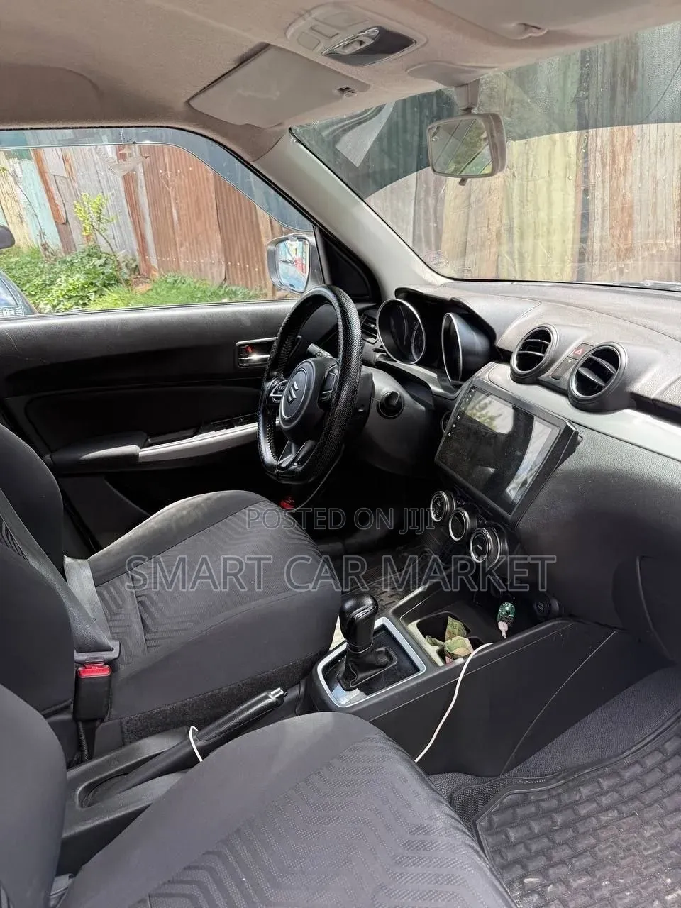 Suzuki Swift 2023 White
