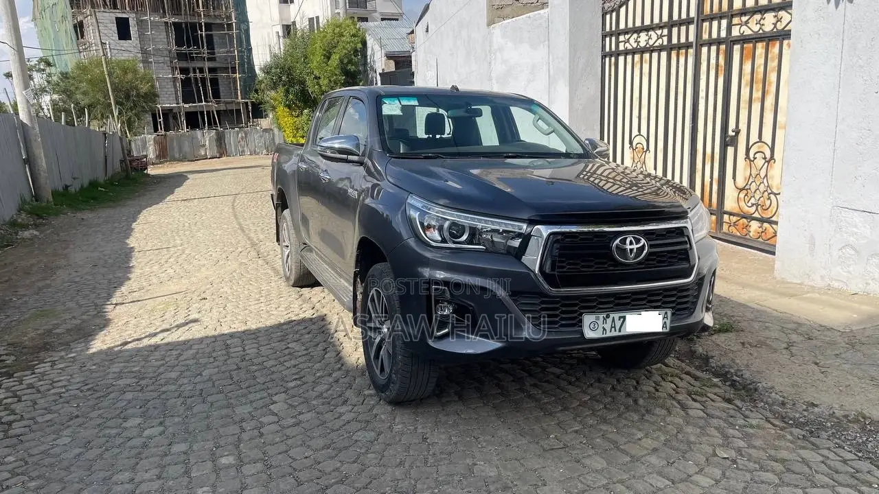 Toyota Hilux 2018 Gray