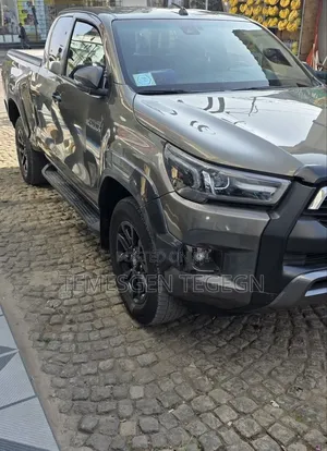 Toyota Hilux 2021 Gray