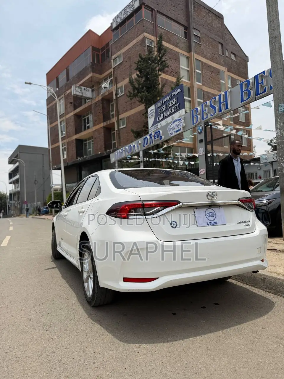 Toyota Corolla LE 2023 White