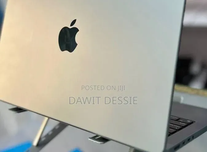 New Laptop Apple MacBook Pro 2021 M1 16GB Apple M1 Pro SSD 512GB