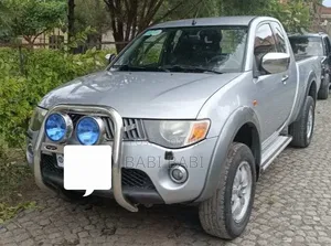 Mitsubishi L200 2008 Silver