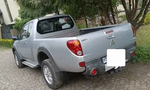 Mitsubishi L200 2008 Silver