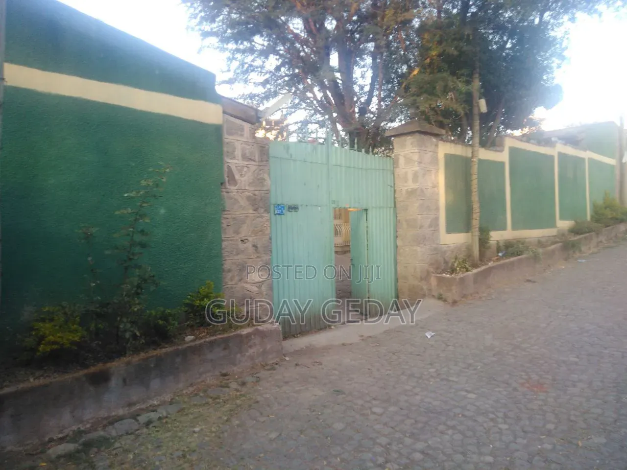 Furnished 13bdrm Villa in Bole for sale