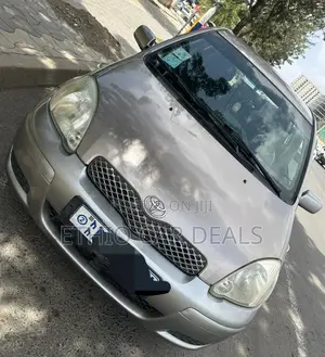 Toyota Vitz 2005 Gold