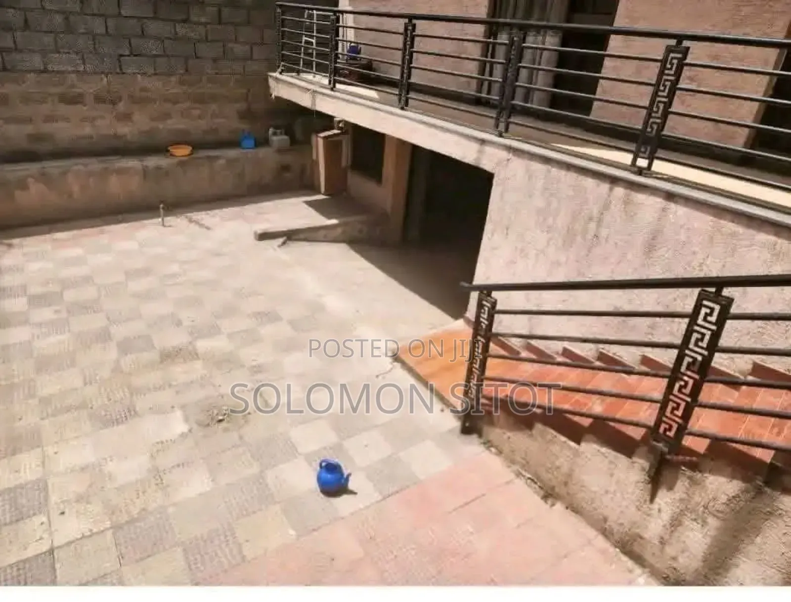 9bdrm House in B+G+2, Yeka for sale