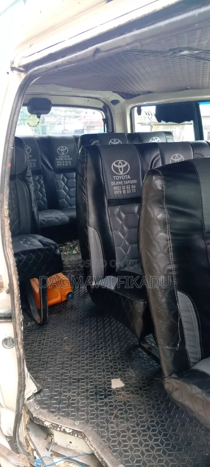 Toyota HiAce 2002 White
