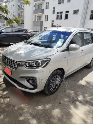 Suzuki Ertiga 2021 Silver