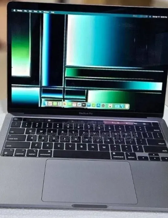 New Laptop Apple MacBook Pro M1 16GB AMD A8 SSD 256GB
