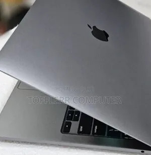New Laptop Apple MacBook Pro M1 16GB AMD A8 SSD 256GB