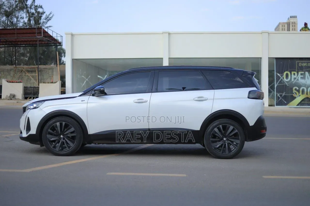 Peugeot 5008 2022 White