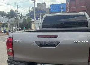 Toyota Hilux 2020 Gold