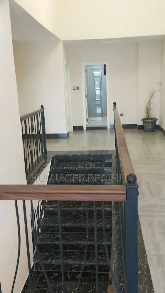 Furnished 7bdrm Villa in Bole for sale