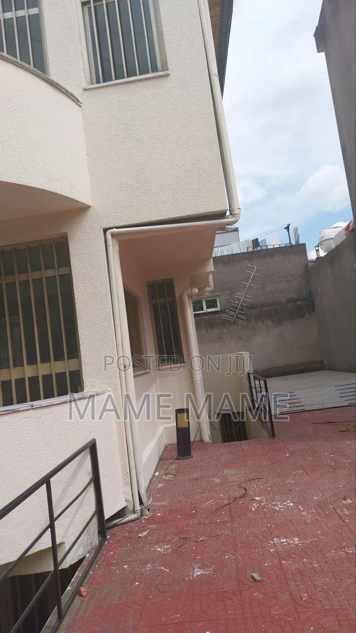 5bdrm House in Addis Abeba, Bole for rent