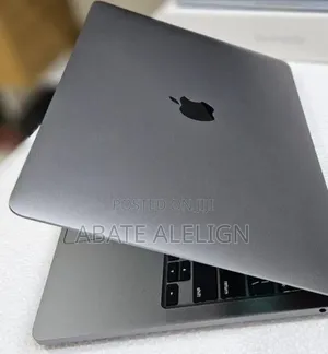 New Laptop Apple MacBook Pro 2022 M2 8GB Apple M2 SSD 256GB