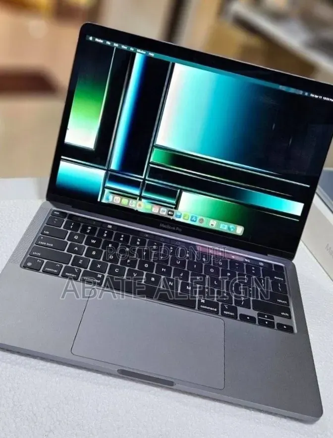New Laptop Apple MacBook Pro 2022 M2 8GB Apple M2 SSD 256GB