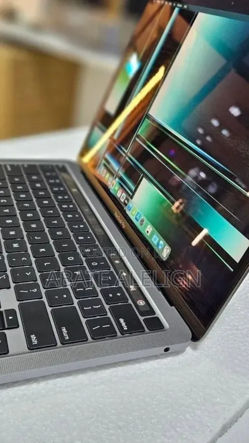 New Laptop Apple MacBook Pro 2022 M2 8GB Apple M2 SSD 256GB