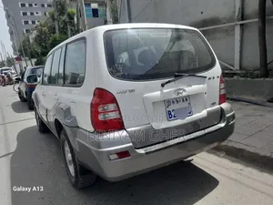 Hyundai Terracan 2005 White
