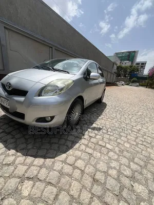 Toyota Yaris 2010 Silver