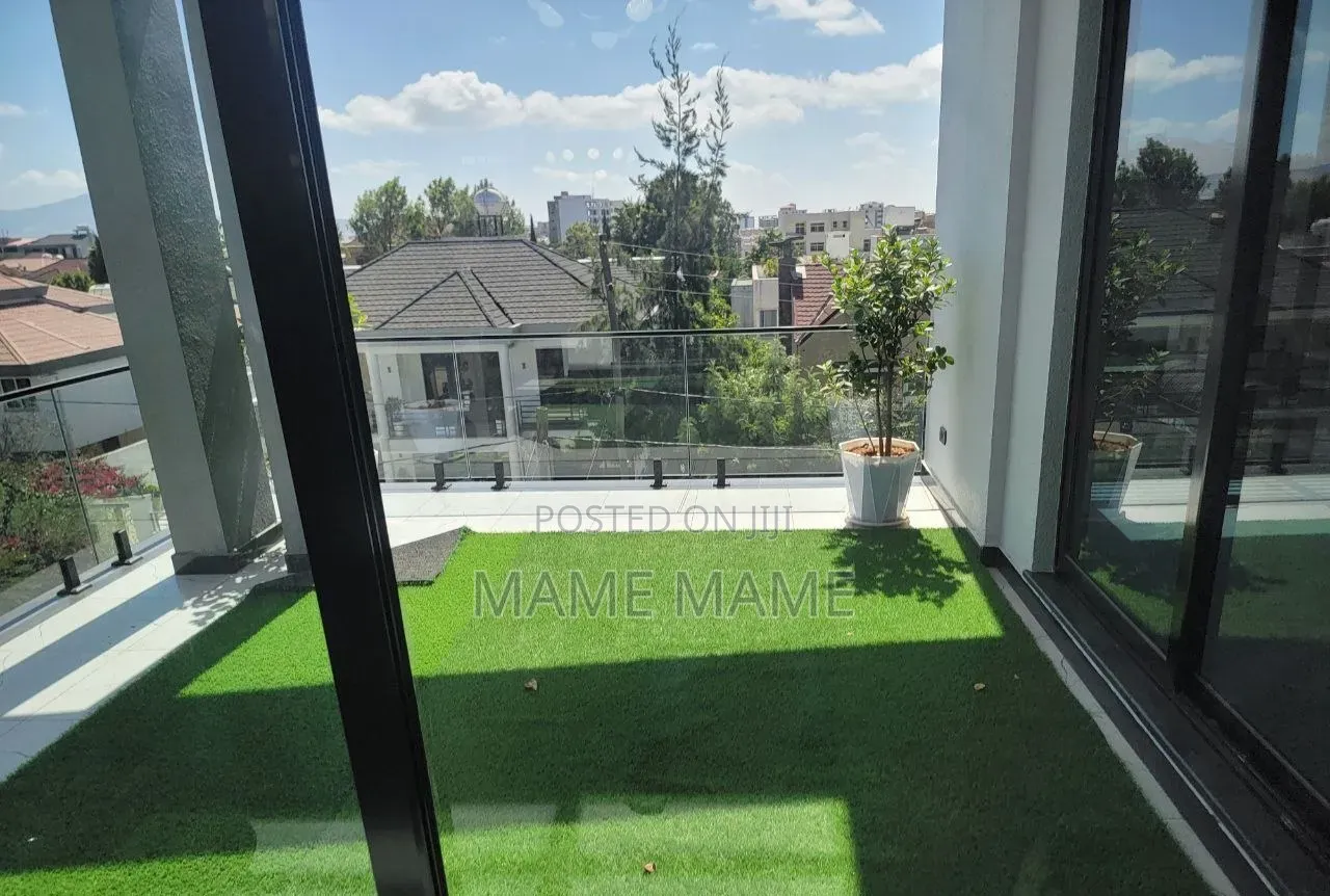 7bdrm House in Addis Abeba, Bole for sale