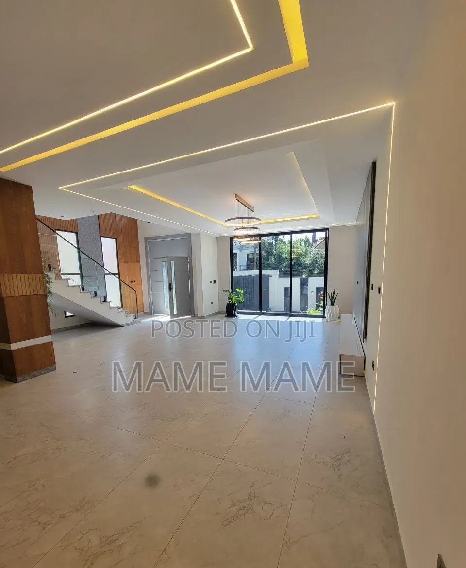 7bdrm House in Addis Abeba, Bole for sale