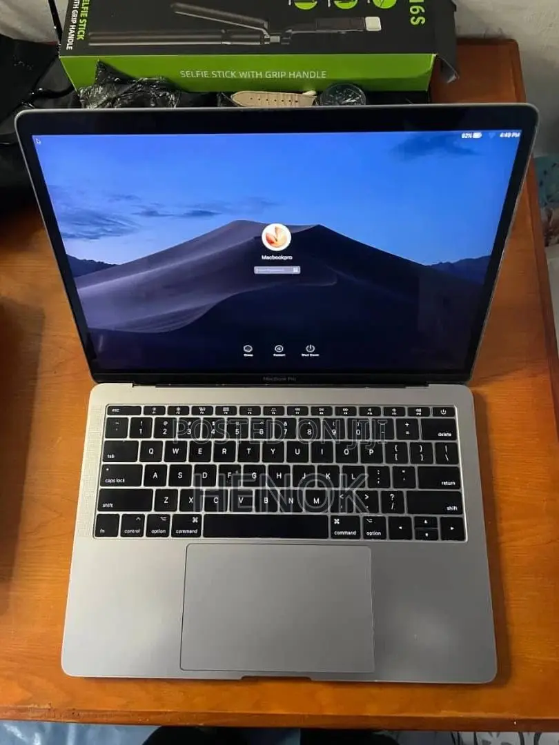 Laptop Apple MacBook Pro 2017 16GB Intel Core i7 SSD 500GB