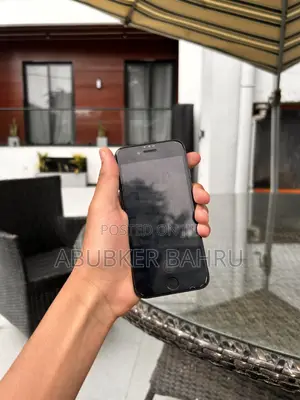 Apple iPhone 8 128 GB Black