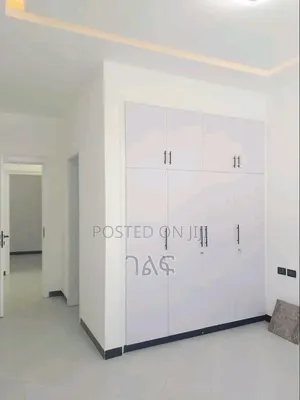 3bdrm Villa in 170 ካሬ አያት ዞን ውስጥ, Bole for sale