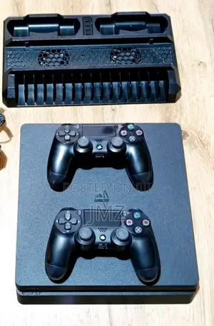 Playstation 4 Slim