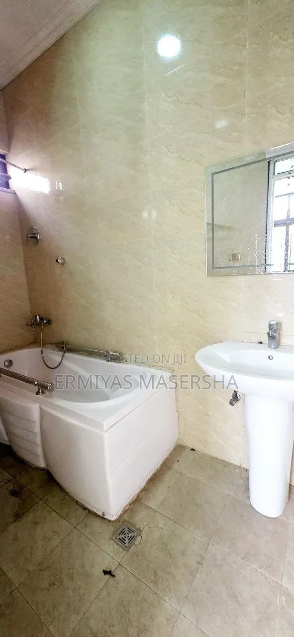 Furnished 5bdrm House in Yeka for sale