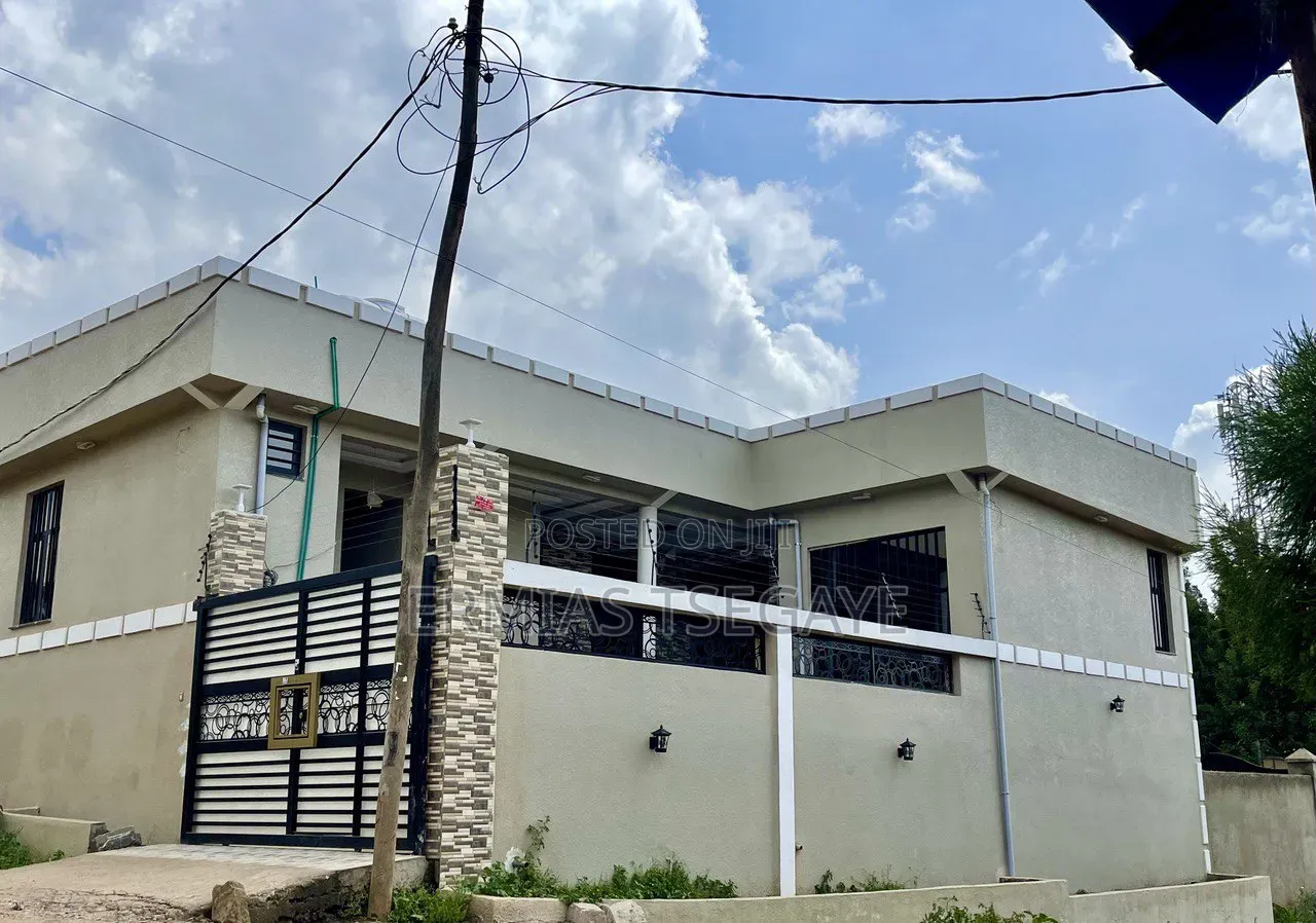 3bdrm House in South West Shewa for sale