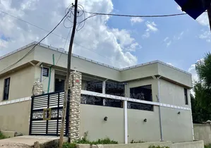 3bdrm House in South West Shewa for sale